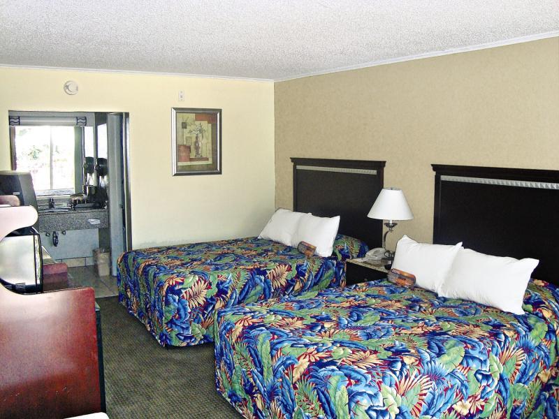 Quality Inn & Conference Center Тампа Экстерьер фото